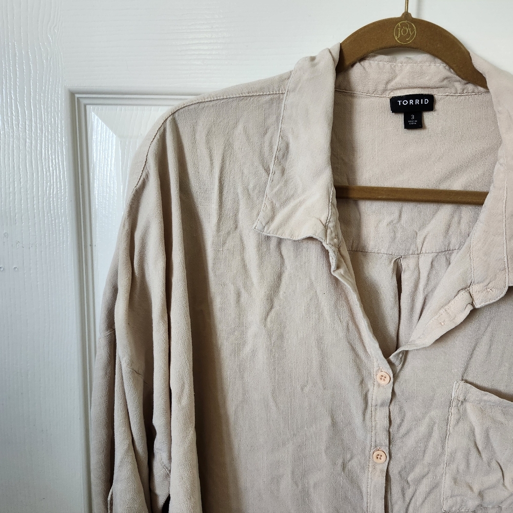 Torrid Cream Button Down Pocket Collar Blouse / L… - image 6